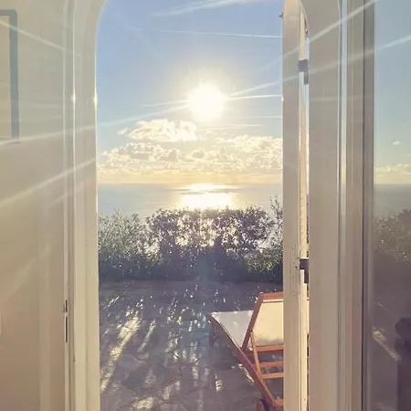 La Casetta Delle Api Capri